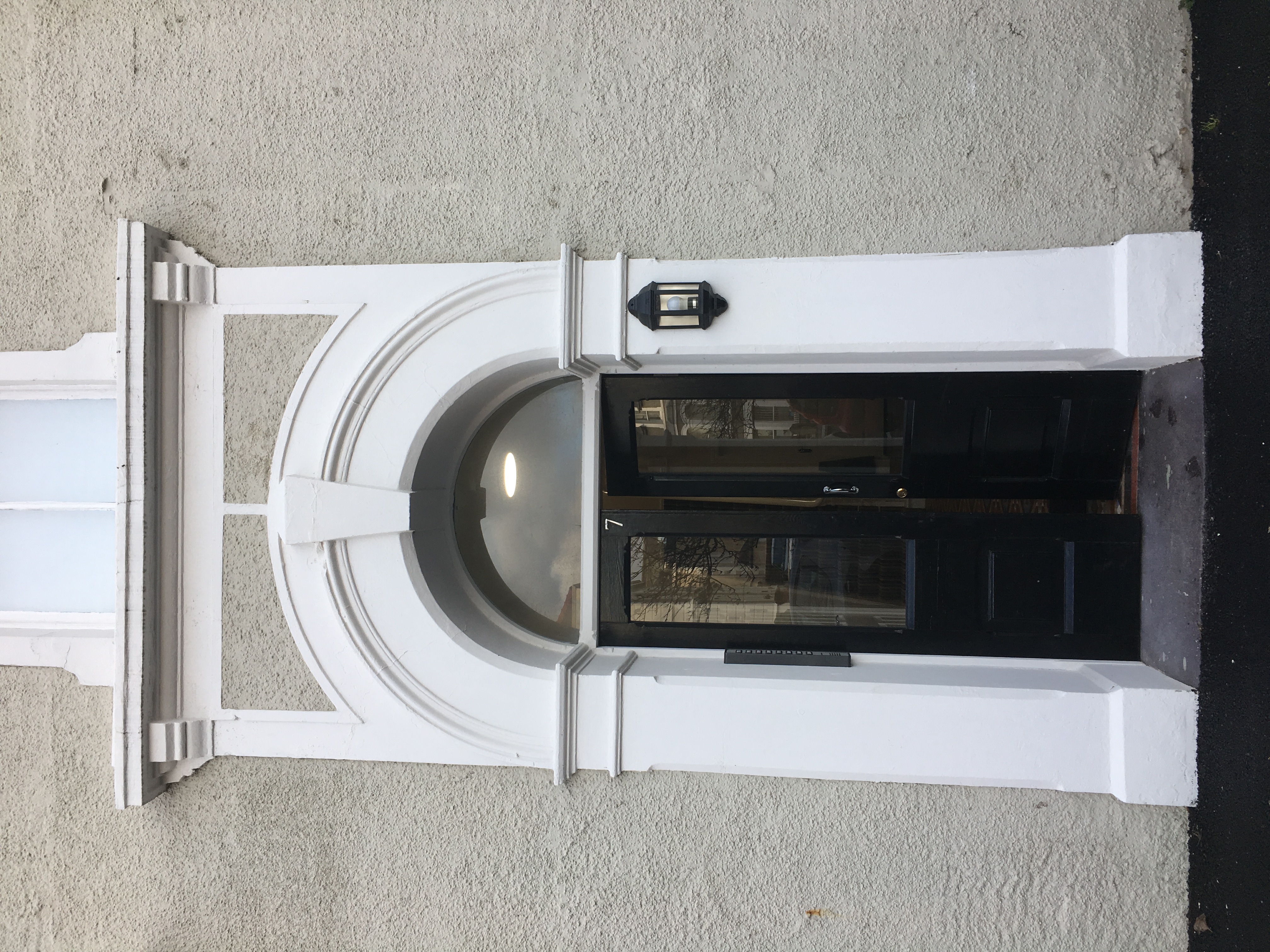 System.Collections.Generic.List`1[BluePillow.Application.SearchEngine.Dto.PhotoDto]?.ElementAt(1)?.Caption