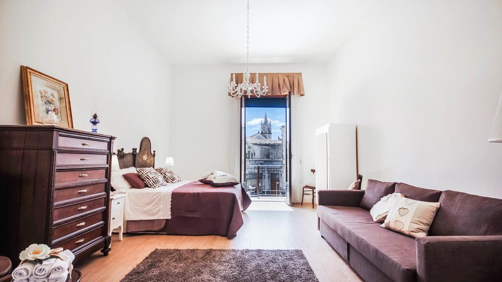 System.Collections.Generic.List`1[BluePillow.Application.SearchEngine.Dto.PhotoDto]?.ElementAt(3)?.Caption