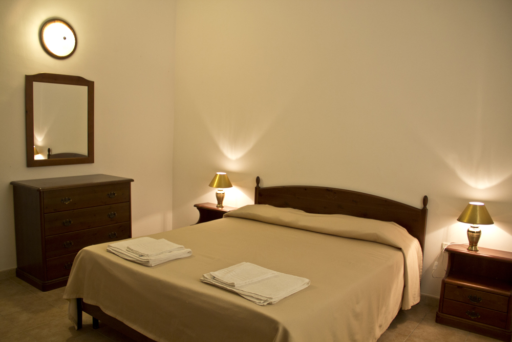 System.Collections.Generic.List`1[BluePillow.Application.SearchEngine.Dto.PhotoDto]?.ElementAt(0)?.Caption