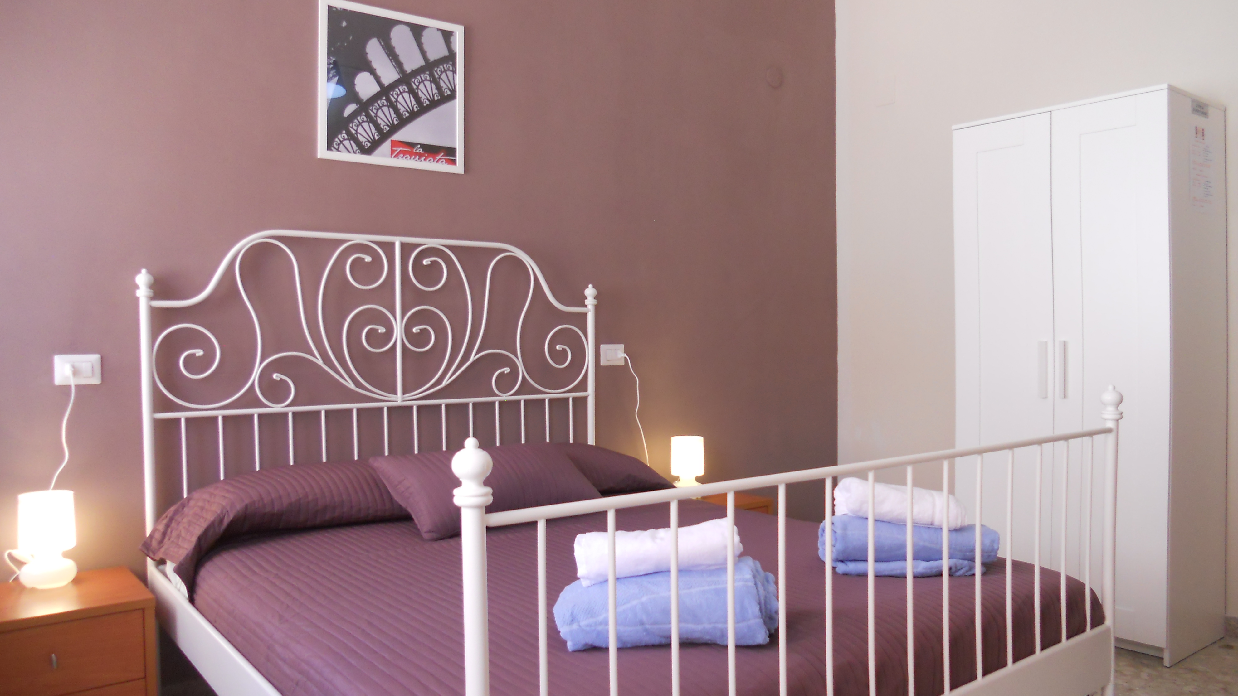 System.Collections.Generic.List`1[BluePillow.Application.SearchEngine.Dto.PhotoDto]?.ElementAt(0)?.Caption