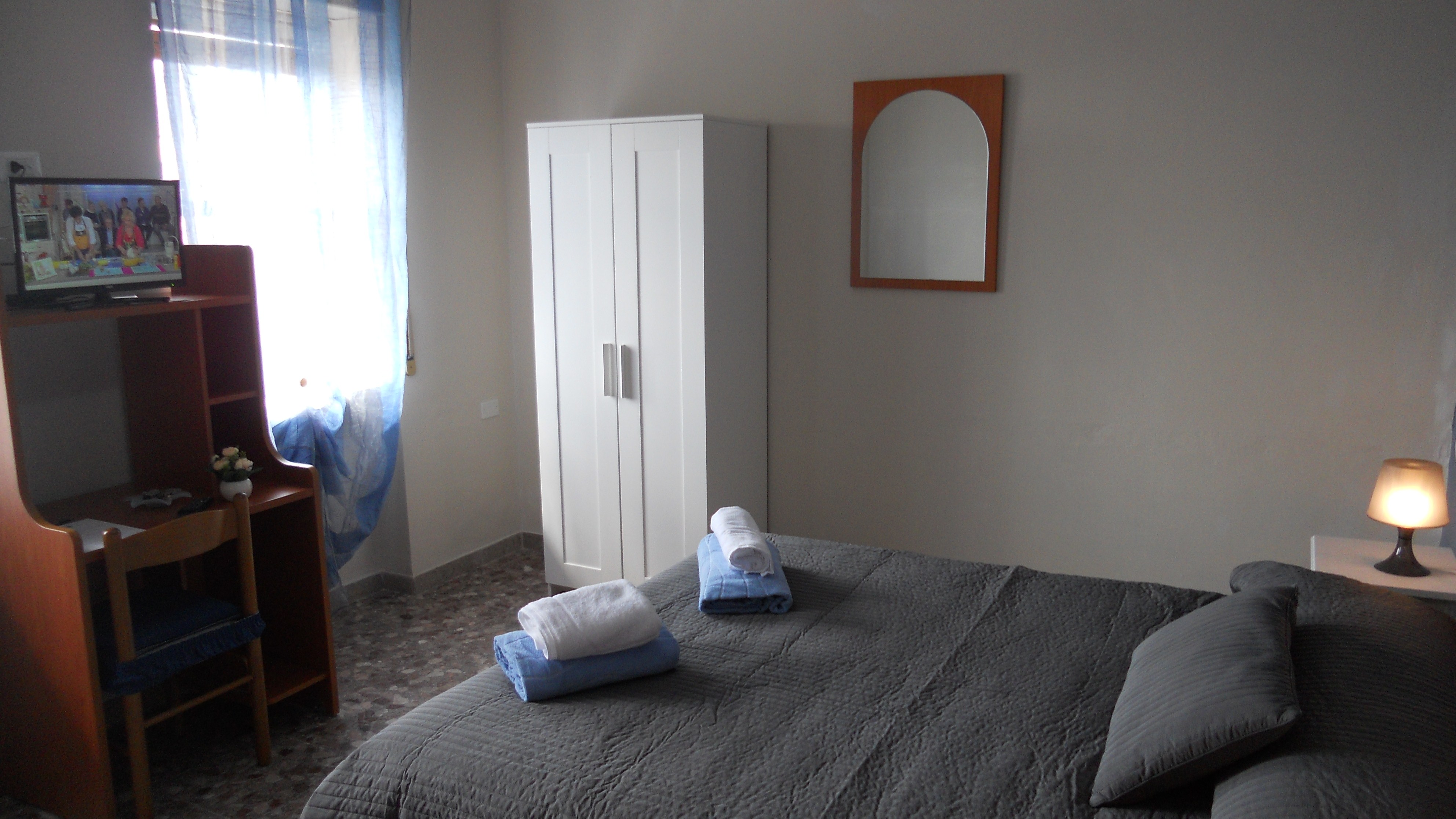 System.Collections.Generic.List`1[BluePillow.Application.SearchEngine.Dto.PhotoDto]?.ElementAt(2)?.Caption