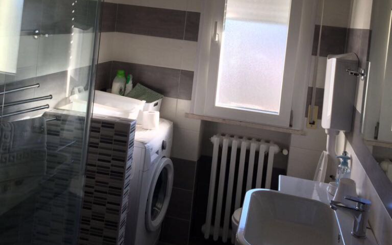 System.Collections.Generic.List`1[BluePillow.Application.SearchEngine.Dto.PhotoDto]?.ElementAt(3)?.Caption