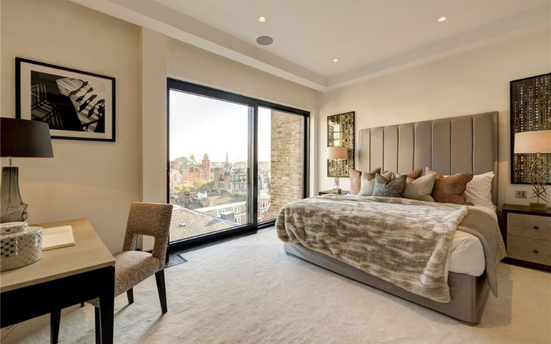 System.Collections.Generic.List`1[BluePillow.Application.SearchEngine.Dto.PhotoDto]?.ElementAt(1)?.Caption