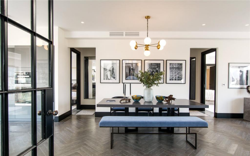 System.Collections.Generic.List`1[BluePillow.Application.SearchEngine.Dto.PhotoDto]?.ElementAt(3)?.Caption