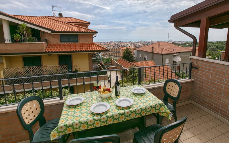 System.Collections.Generic.List`1[BluePillow.Application.SearchEngine.Dto.PhotoDto]?.ElementAt(3)?.Caption