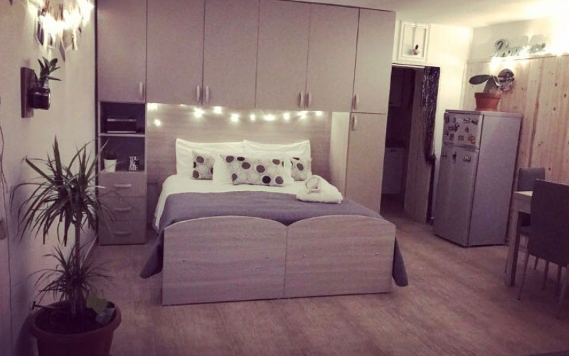 System.Collections.Generic.List`1[BluePillow.Application.SearchEngine.Dto.PhotoDto]?.ElementAt(0)?.Caption