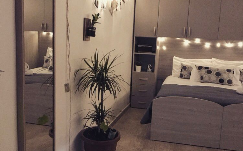 System.Collections.Generic.List`1[BluePillow.Application.SearchEngine.Dto.PhotoDto]?.ElementAt(1)?.Caption