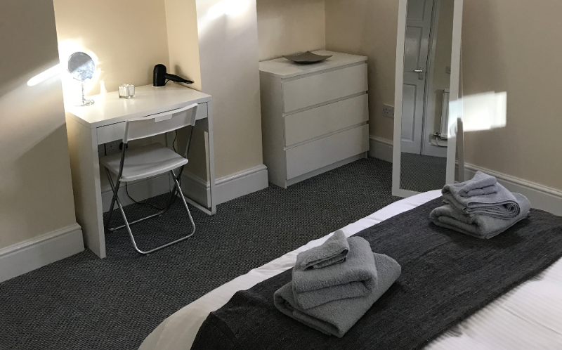 System.Collections.Generic.List`1[BluePillow.Application.SearchEngine.Dto.PhotoDto]?.ElementAt(1)?.Caption