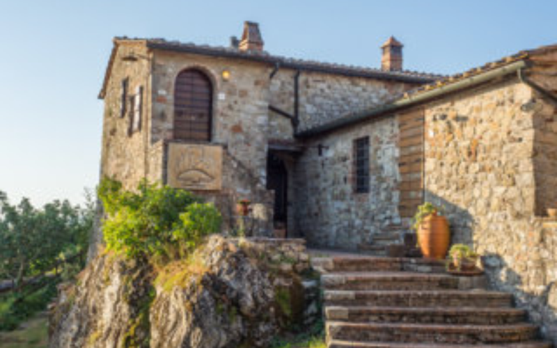 System.Collections.Generic.List`1[BluePillow.Application.SearchEngine.Dto.PhotoDto]?.ElementAt(0)?.Caption