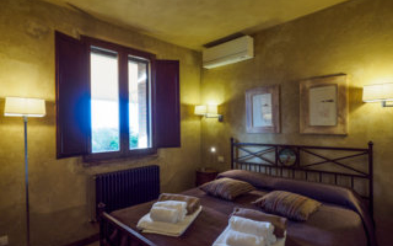 System.Collections.Generic.List`1[BluePillow.Application.SearchEngine.Dto.PhotoDto]?.ElementAt(3)?.Caption