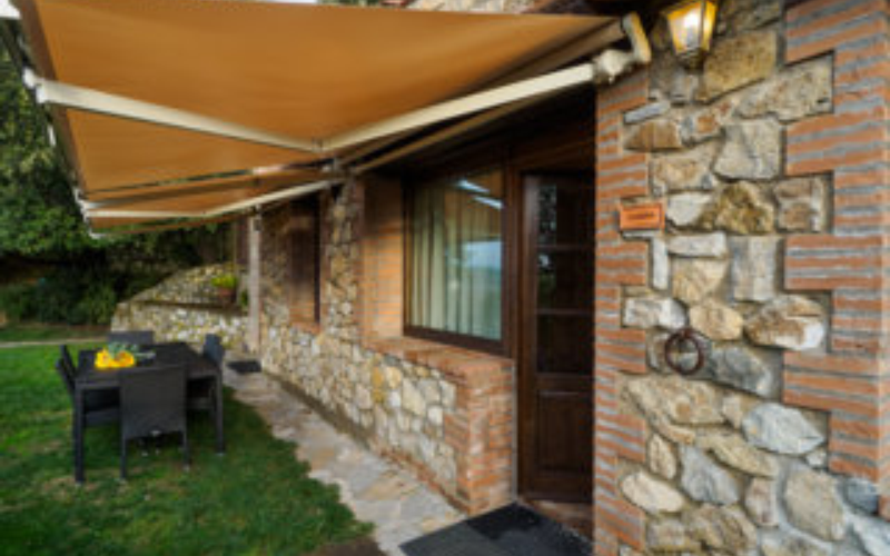 System.Collections.Generic.List`1[BluePillow.Application.SearchEngine.Dto.PhotoDto]?.ElementAt(0)?.Caption