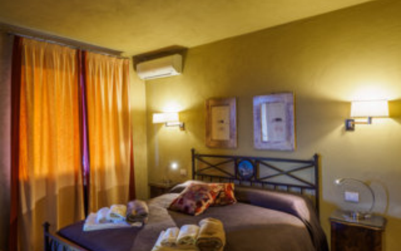 System.Collections.Generic.List`1[BluePillow.Application.SearchEngine.Dto.PhotoDto]?.ElementAt(1)?.Caption