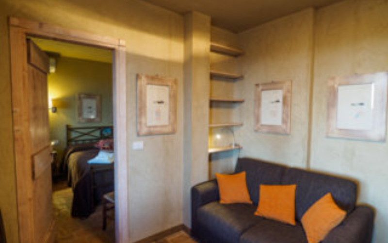 System.Collections.Generic.List`1[BluePillow.Application.SearchEngine.Dto.PhotoDto]?.ElementAt(3)?.Caption