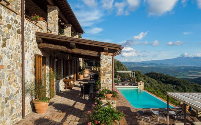 System.Collections.Generic.List`1[BluePillow.Application.SearchEngine.Dto.PhotoDto]?.ElementAt(0)?.Caption