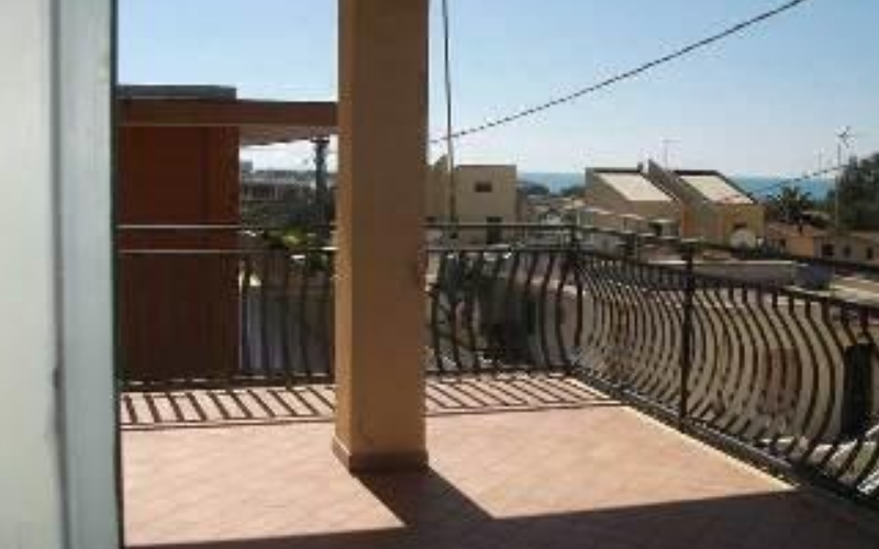 System.Collections.Generic.List`1[BluePillow.Application.SearchEngine.Dto.PhotoDto]?.ElementAt(2)?.Caption