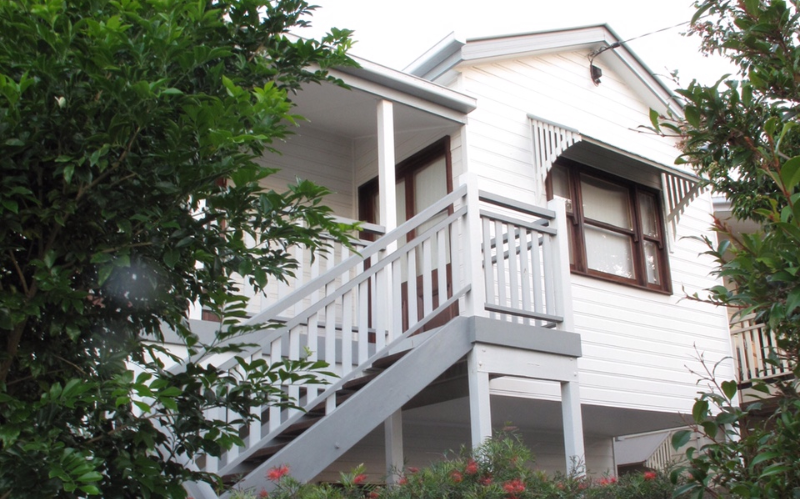 System.Collections.Generic.List`1[BluePillow.Application.SearchEngine.Dto.PhotoDto]?.ElementAt(0)?.Caption