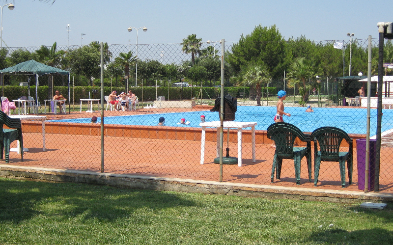 System.Collections.Generic.List`1[BluePillow.Application.SearchEngine.Dto.PhotoDto]?.ElementAt(1)?.Caption