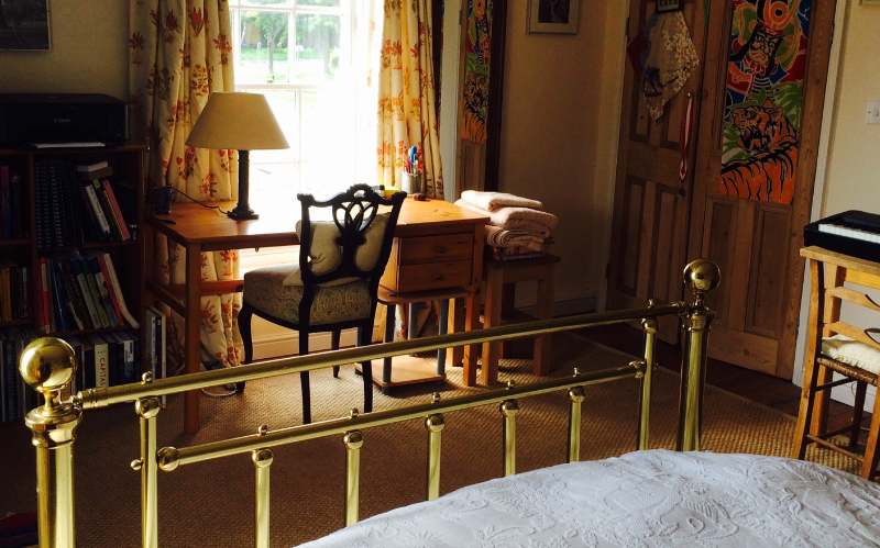 System.Collections.Generic.List`1[BluePillow.Application.SearchEngine.Dto.PhotoDto]?.ElementAt(2)?.Caption