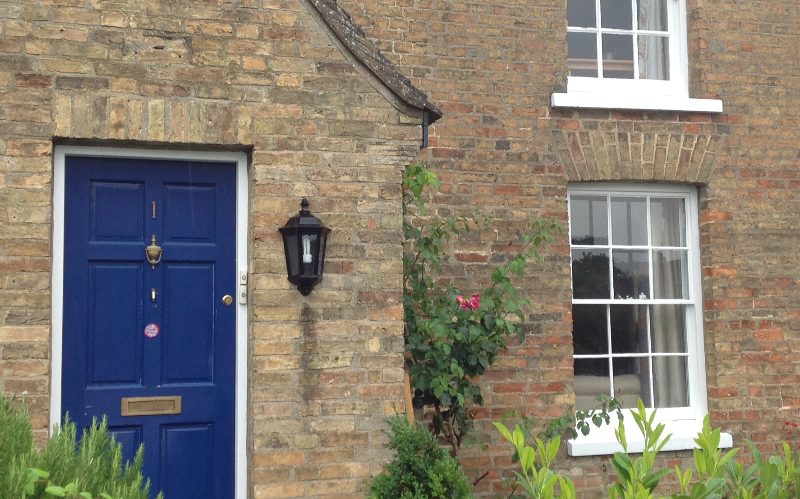 System.Collections.Generic.List`1[BluePillow.Application.SearchEngine.Dto.PhotoDto]?.ElementAt(0)?.Caption