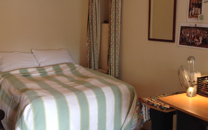 System.Collections.Generic.List`1[BluePillow.Application.SearchEngine.Dto.PhotoDto]?.ElementAt(1)?.Caption