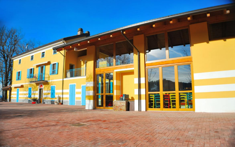 System.Collections.Generic.List`1[BluePillow.Application.SearchEngine.Dto.PhotoDto]?.ElementAt(0)?.Caption