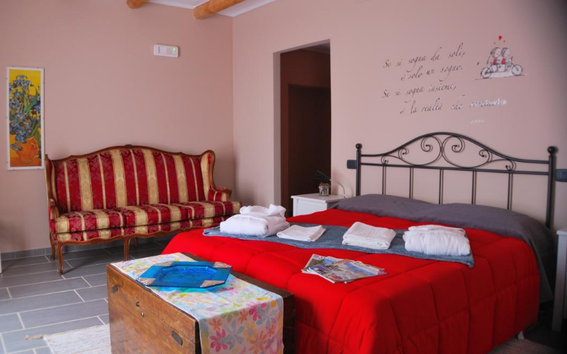 System.Collections.Generic.List`1[BluePillow.Application.SearchEngine.Dto.PhotoDto]?.ElementAt(2)?.Caption