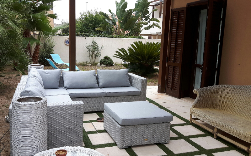 System.Collections.Generic.List`1[BluePillow.Application.SearchEngine.Dto.PhotoDto]?.ElementAt(0)?.Caption