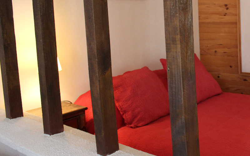 System.Collections.Generic.List`1[BluePillow.Application.SearchEngine.Dto.PhotoDto]?.ElementAt(3)?.Caption