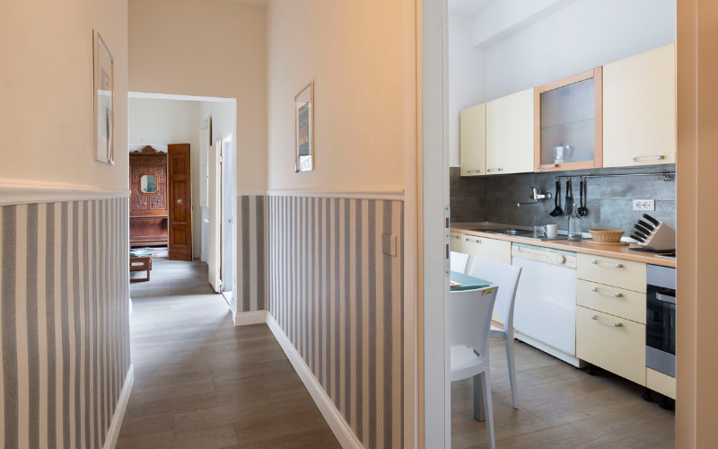 System.Collections.Generic.List`1[BluePillow.Application.SearchEngine.Dto.PhotoDto]?.ElementAt(2)?.Caption