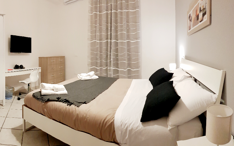 System.Collections.Generic.List`1[BluePillow.Application.SearchEngine.Dto.PhotoDto]?.ElementAt(1)?.Caption