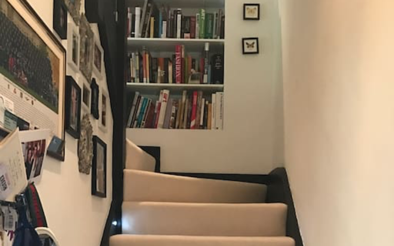 System.Collections.Generic.List`1[BluePillow.Application.SearchEngine.Dto.PhotoDto]?.ElementAt(2)?.Caption