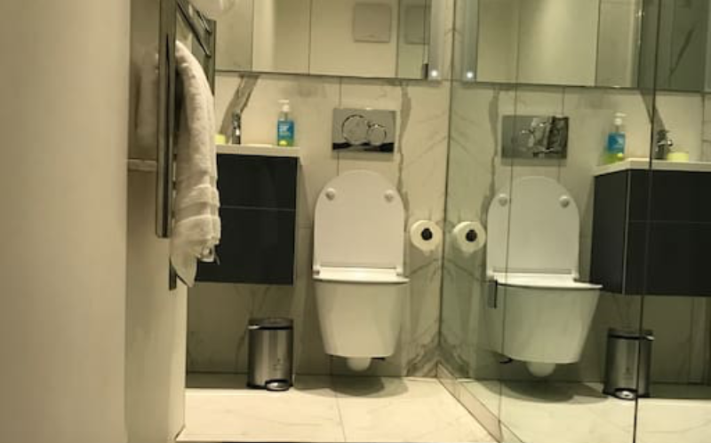 System.Collections.Generic.List`1[BluePillow.Application.SearchEngine.Dto.PhotoDto]?.ElementAt(3)?.Caption