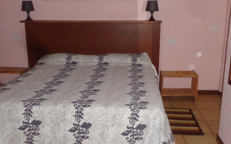 System.Collections.Generic.List`1[BluePillow.Application.SearchEngine.Dto.PhotoDto]?.ElementAt(0)?.Caption