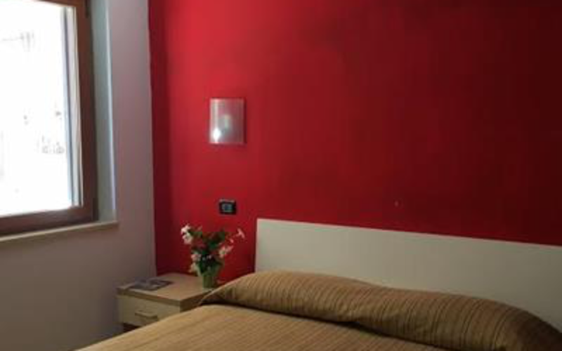 System.Collections.Generic.List`1[BluePillow.Application.SearchEngine.Dto.PhotoDto]?.ElementAt(2)?.Caption