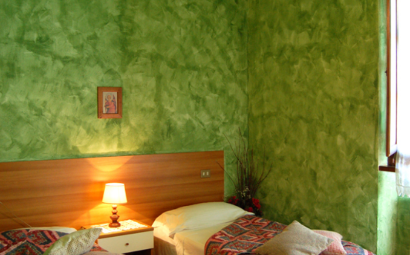 System.Collections.Generic.List`1[BluePillow.Application.SearchEngine.Dto.PhotoDto]?.ElementAt(3)?.Caption