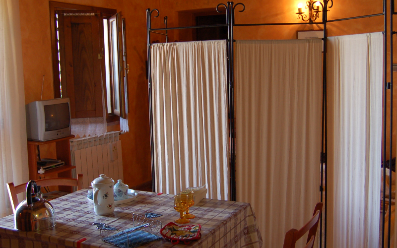 System.Collections.Generic.List`1[BluePillow.Application.SearchEngine.Dto.PhotoDto]?.ElementAt(3)?.Caption