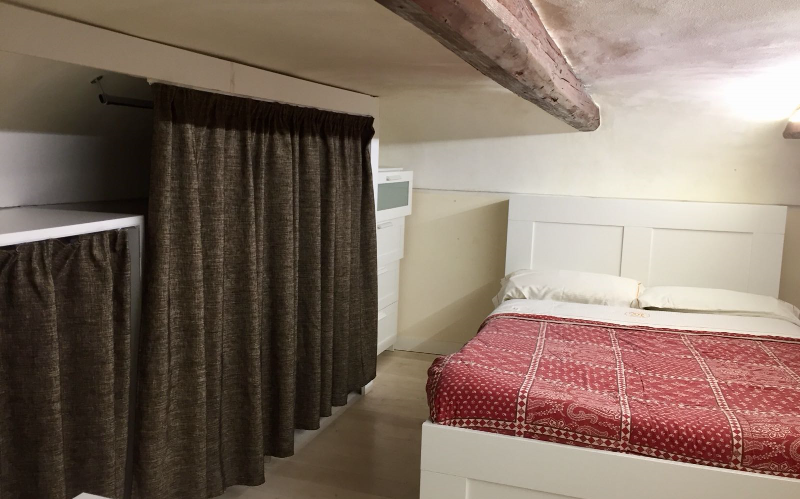 System.Collections.Generic.List`1[BluePillow.Application.SearchEngine.Dto.PhotoDto]?.ElementAt(3)?.Caption