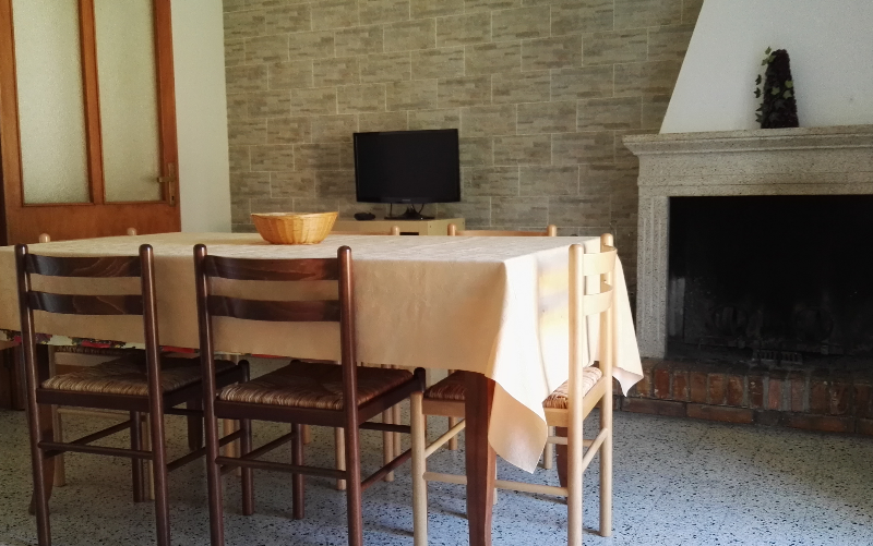 System.Collections.Generic.List`1[BluePillow.Application.SearchEngine.Dto.PhotoDto]?.ElementAt(2)?.Caption