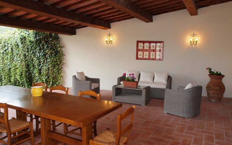 System.Collections.Generic.List`1[BluePillow.Application.SearchEngine.Dto.PhotoDto]?.ElementAt(0)?.Caption