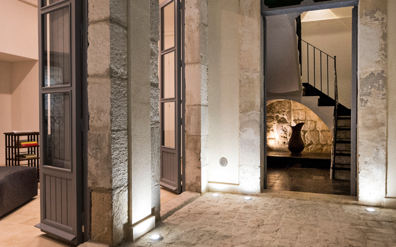 System.Collections.Generic.List`1[BluePillow.Application.SearchEngine.Dto.PhotoDto]?.ElementAt(0)?.Caption