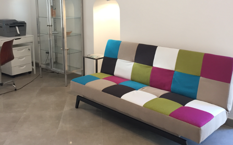 System.Collections.Generic.List`1[BluePillow.Application.SearchEngine.Dto.PhotoDto]?.ElementAt(0)?.Caption