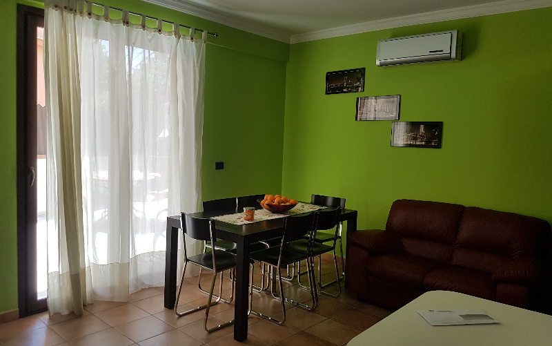 System.Collections.Generic.List`1[BluePillow.Application.SearchEngine.Dto.PhotoDto]?.ElementAt(2)?.Caption