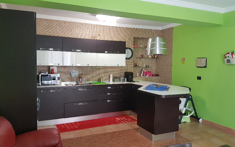 System.Collections.Generic.List`1[BluePillow.Application.SearchEngine.Dto.PhotoDto]?.ElementAt(1)?.Caption