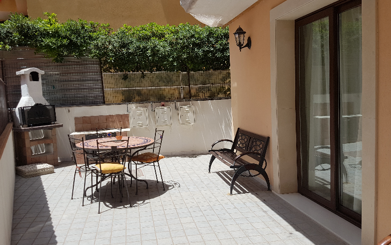 System.Collections.Generic.List`1[BluePillow.Application.SearchEngine.Dto.PhotoDto]?.ElementAt(0)?.Caption