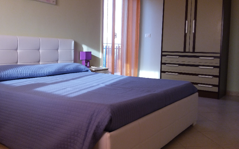 System.Collections.Generic.List`1[BluePillow.Application.SearchEngine.Dto.PhotoDto]?.ElementAt(1)?.Caption