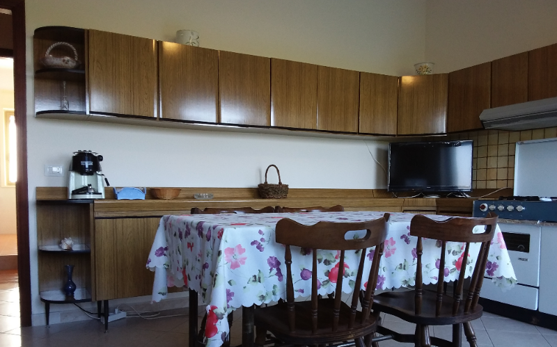 System.Collections.Generic.List`1[BluePillow.Application.SearchEngine.Dto.PhotoDto]?.ElementAt(2)?.Caption