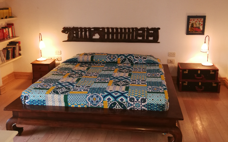 System.Collections.Generic.List`1[BluePillow.Application.SearchEngine.Dto.PhotoDto]?.ElementAt(1)?.Caption