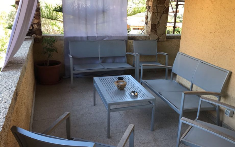 System.Collections.Generic.List`1[BluePillow.Application.SearchEngine.Dto.PhotoDto]?.ElementAt(1)?.Caption