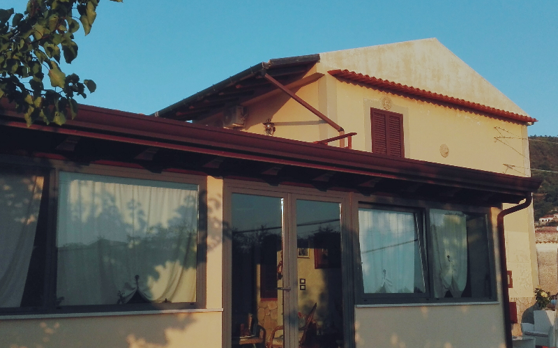 System.Collections.Generic.List`1[BluePillow.Application.SearchEngine.Dto.PhotoDto]?.ElementAt(0)?.Caption