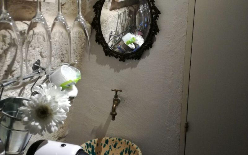 System.Collections.Generic.List`1[BluePillow.Application.SearchEngine.Dto.PhotoDto]?.ElementAt(3)?.Caption